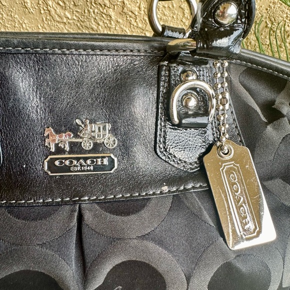 Coach black handbag - Picture 2 of 7